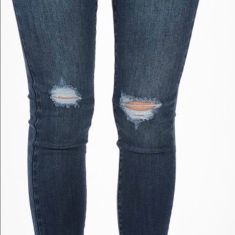 ❤️ Dark Wash Ripped Knee Skinny Stretch Jeans - Picture 3 of 6
